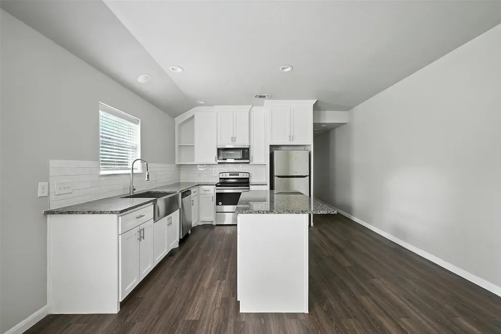 910-914 N Throckmorton Sherman TX 75090