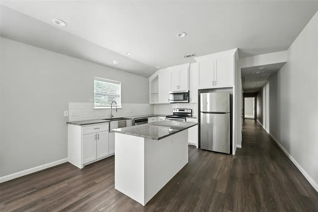 910-914 N Throckmorton Sherman TX 75090