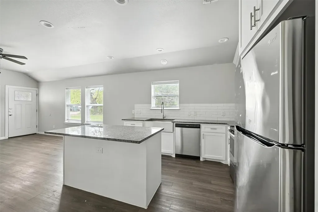910-914 N Throckmorton Sherman TX 75090