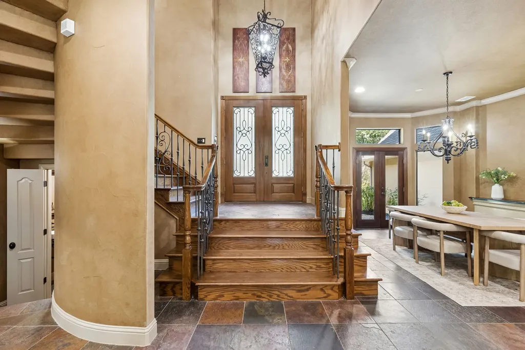 9 N Eagle Point Azle TX 76020