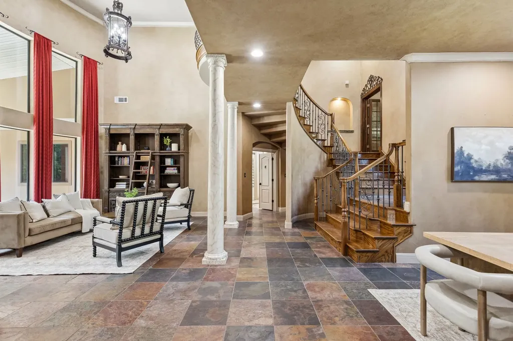 9 N Eagle Point Azle TX 76020