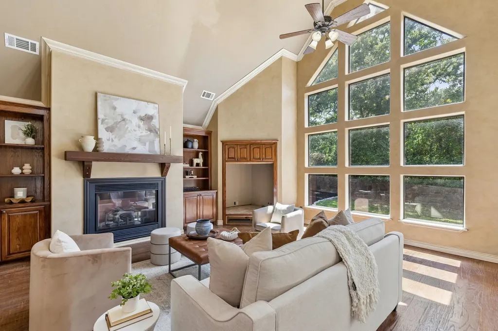9 N Eagle Point Azle TX 76020