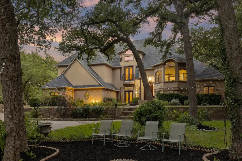9 N Eagle Point Azle TX 76020