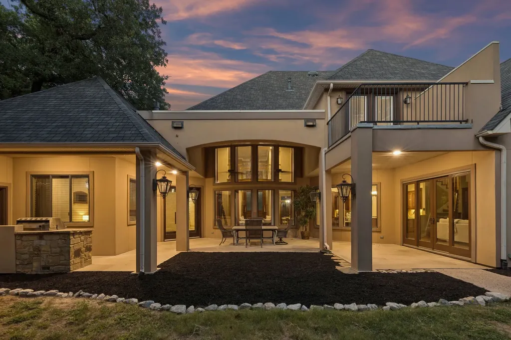 9 N Eagle Point Azle TX 76020