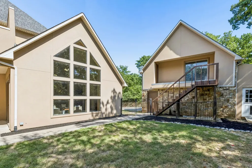 9 N Eagle Point Azle TX 76020