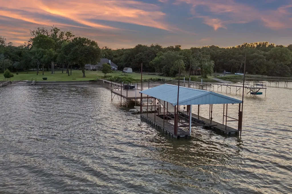 9 N Eagle Point Azle TX 76020