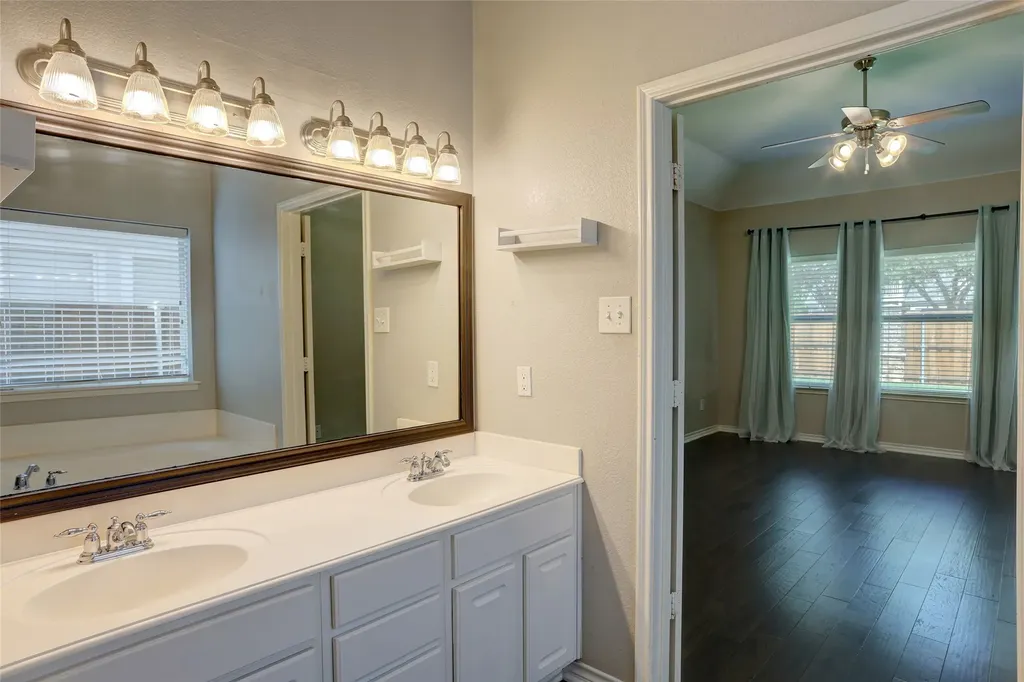 1504 Dun Loggin Drive Mckinney TX 75072