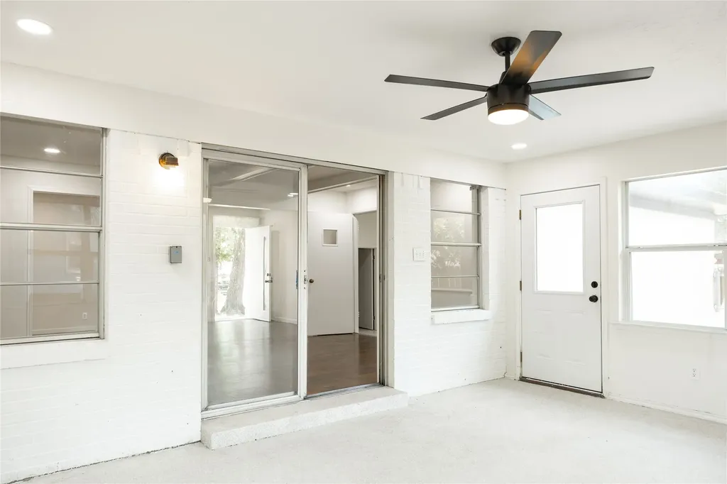 805 Lynn Court Ennis TX 75119