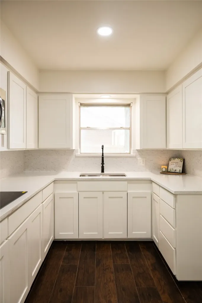 805 Lynn Court Ennis TX 75119