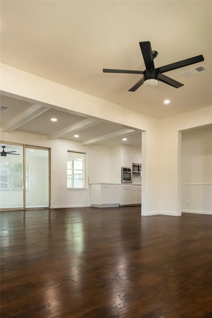 805 Lynn Court Ennis TX 75119