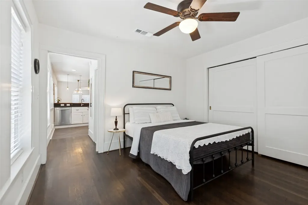 6034 Victor Street Dallas TX 75214
