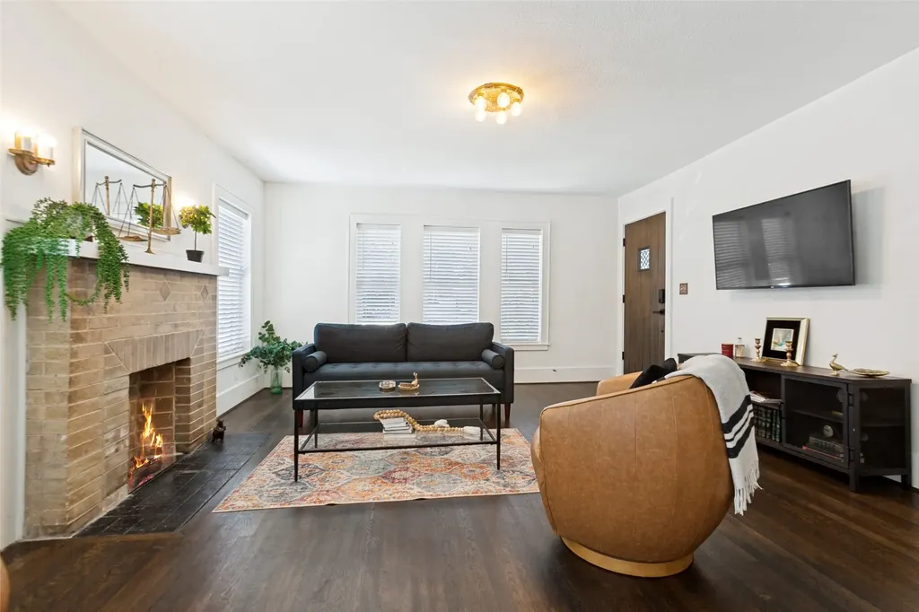 6034 Victor Street Dallas TX 75214