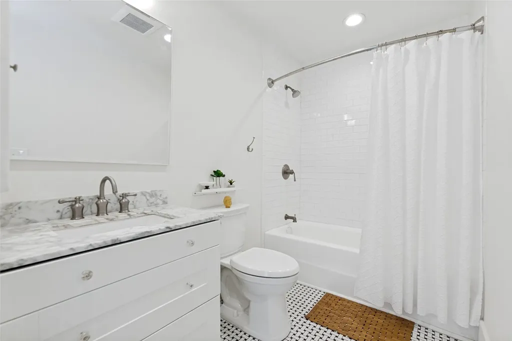 6034 Victor Street Dallas TX 75214