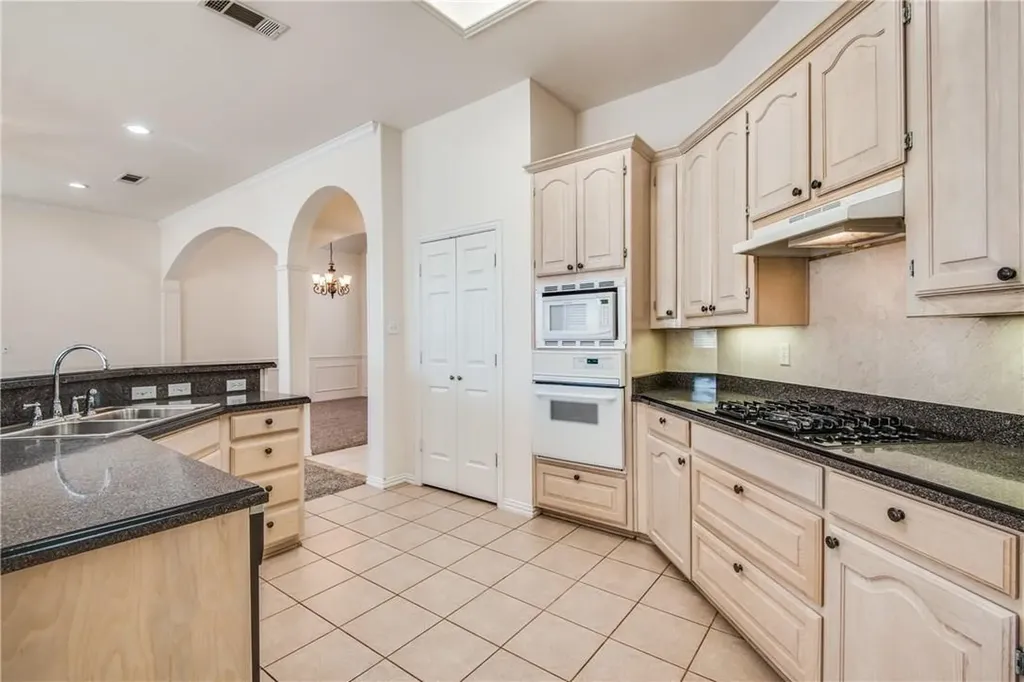 4041 Brazos Drive Carrollton TX 75007