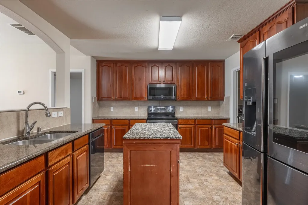 472 Grant Lane Lavon TX 75166