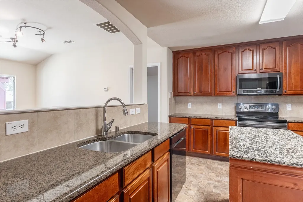 472 Grant Lane Lavon TX 75166