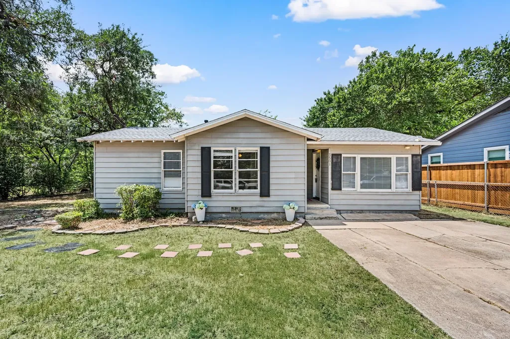 3501 Eastridge Drive Haltom City TX 76117