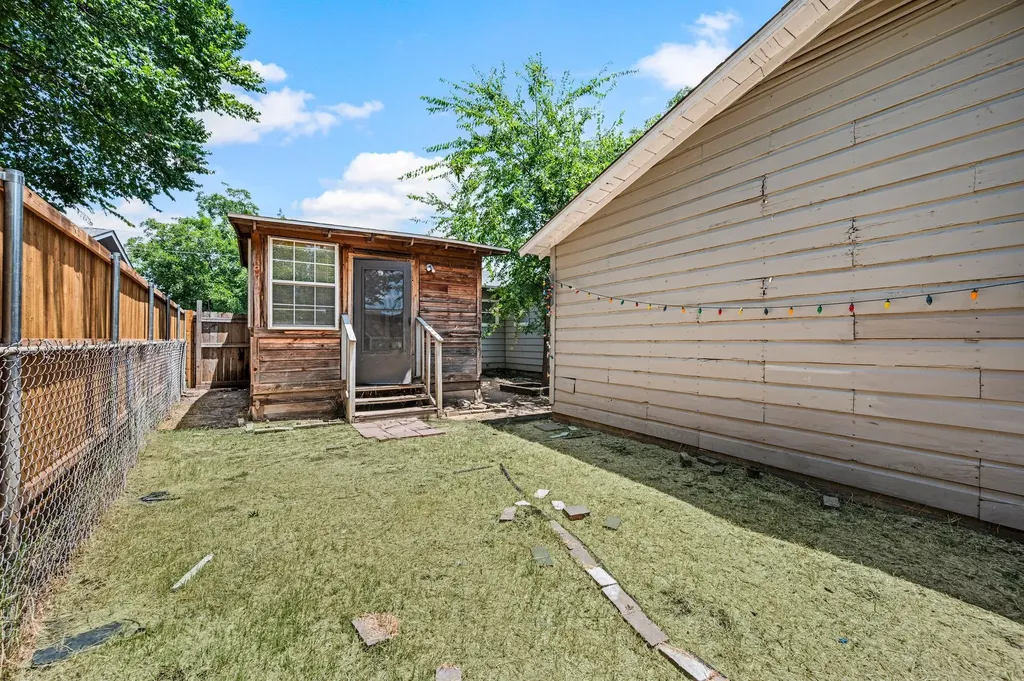 3501 Eastridge Drive Haltom City TX 76117