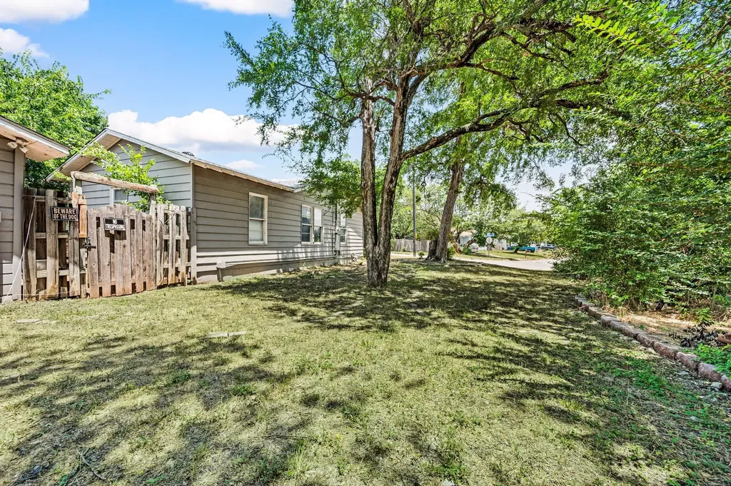3501 Eastridge Drive Haltom City TX 76117