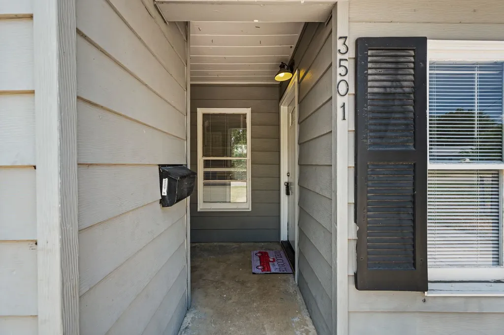 3501 Eastridge Drive Haltom City TX 76117
