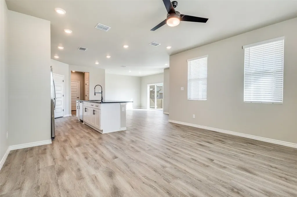 1933 Woodlawn Way Argyle TX 76226