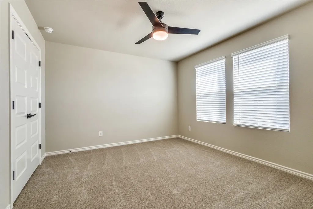 1933 Woodlawn Way Argyle TX 76226