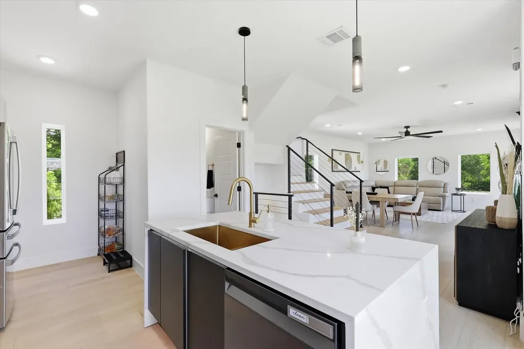 1926 Pueblo Street Dallas TX 75212