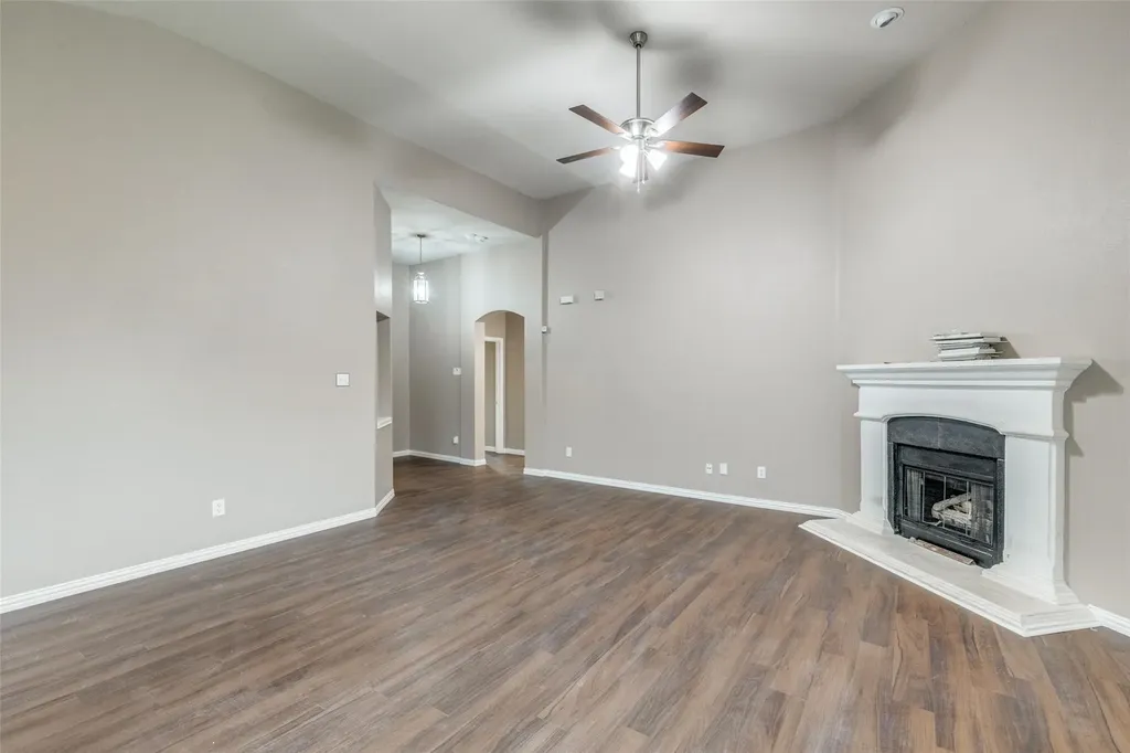 10005 Bull Run Fort Worth TX 76177