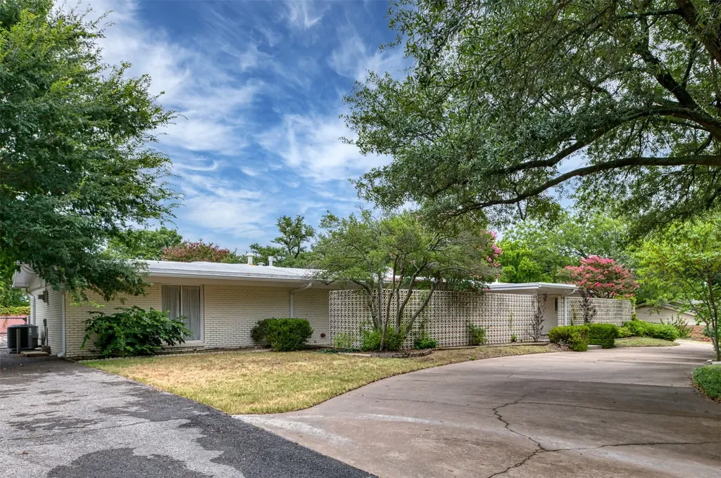 706 Norton Street Weatherford TX 76086