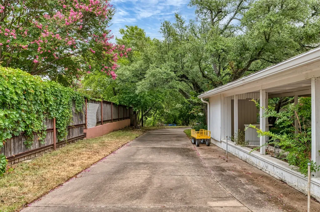 706 Norton Street Weatherford TX 76086