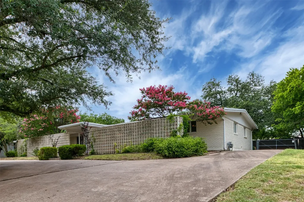706 Norton Street Weatherford TX 76086
