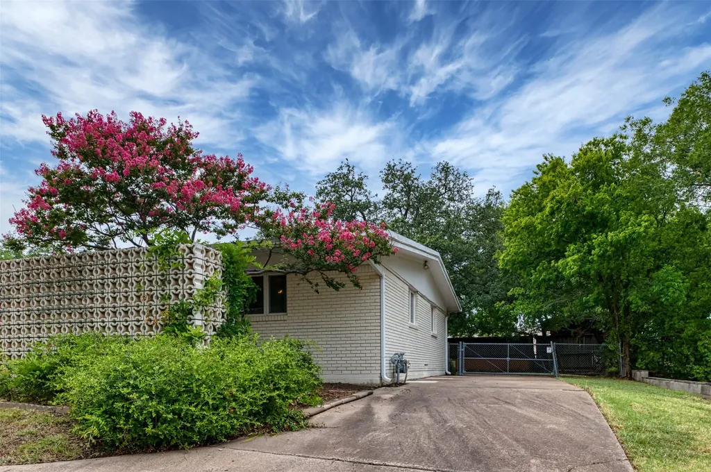 706 Norton Street Weatherford TX 76086