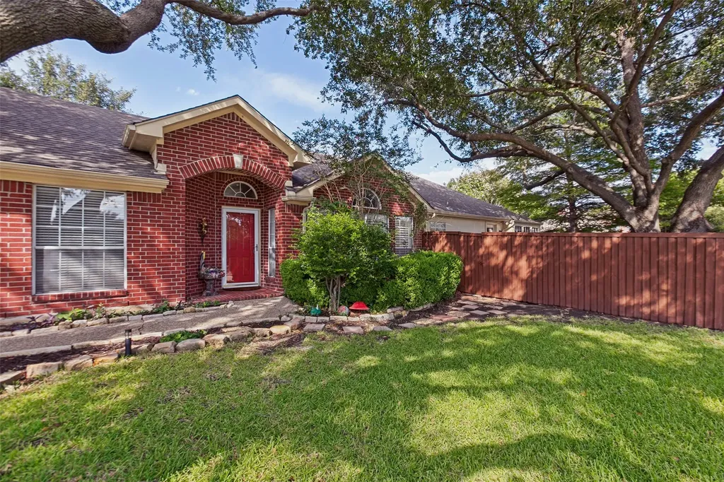 6800 Forest Hills Drive Plano TX 75023