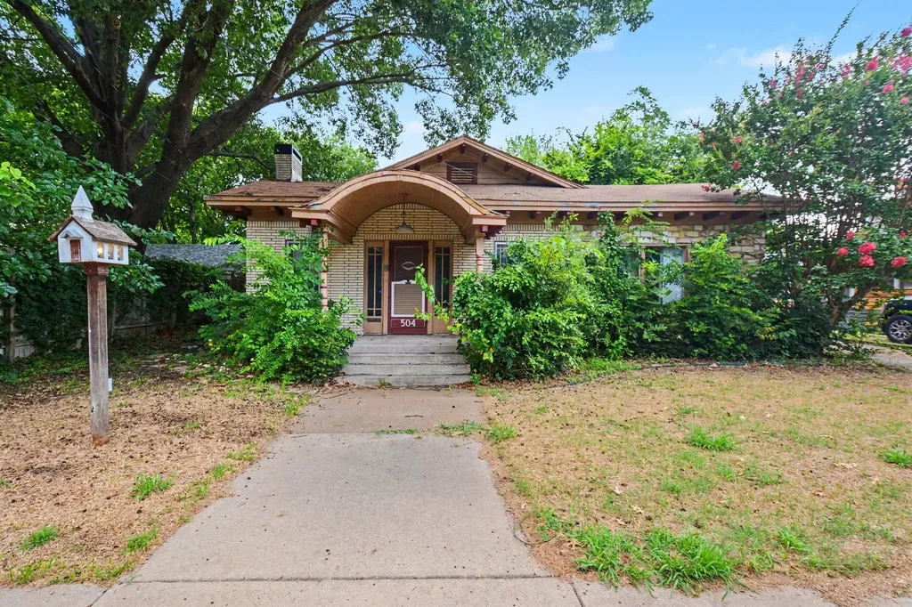 504 N College Street Mckinney TX 75069