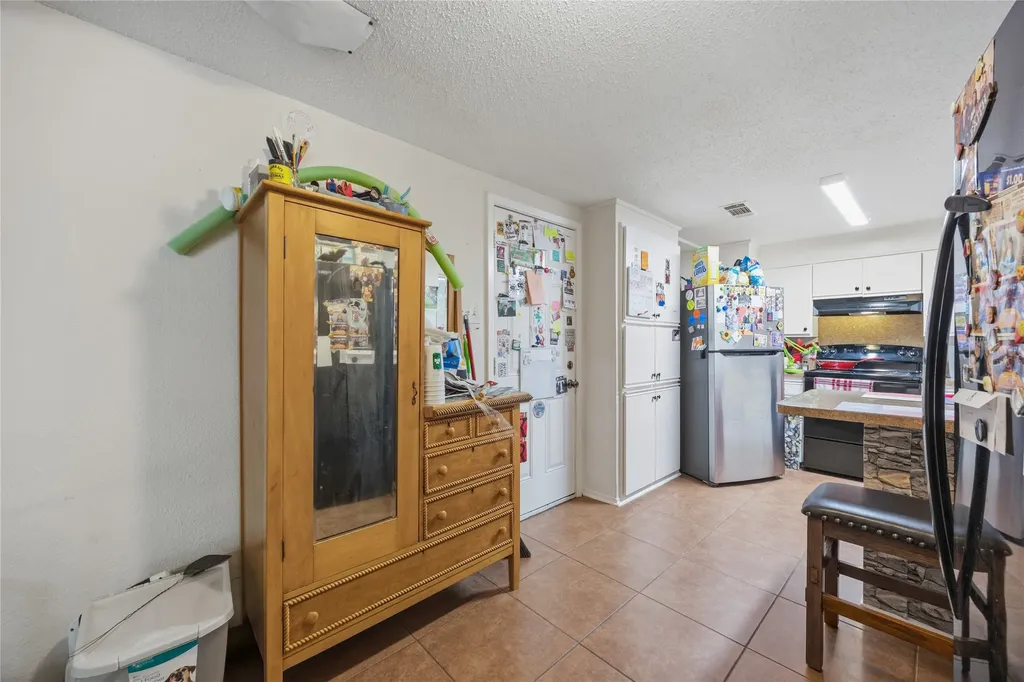 636 Sue Ann Lane Burleson TX 76028