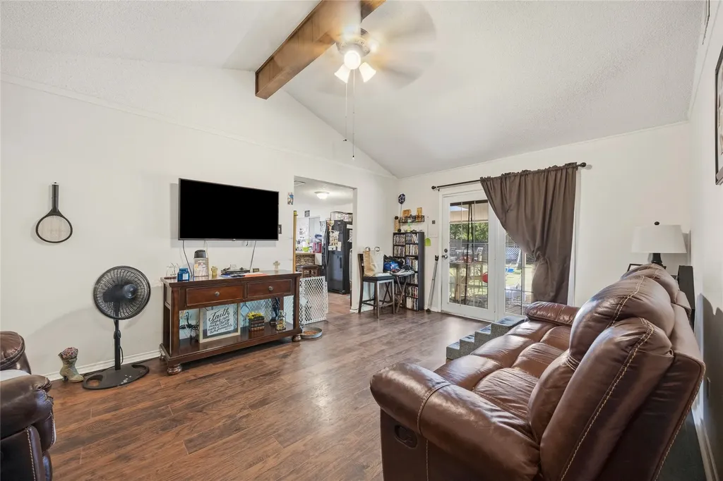 636 Sue Ann Lane Burleson TX 76028