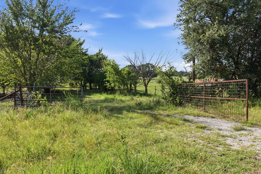 5615 N Farm Market 51 Weatherford TX 76085
