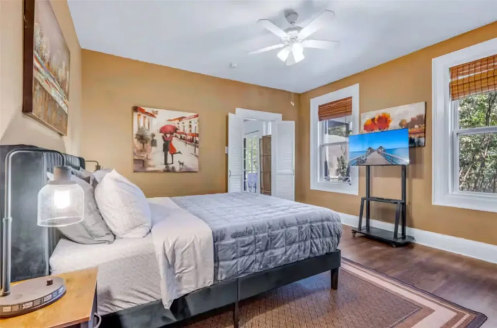 4303 Vandelia Street Dallas TX 75219
