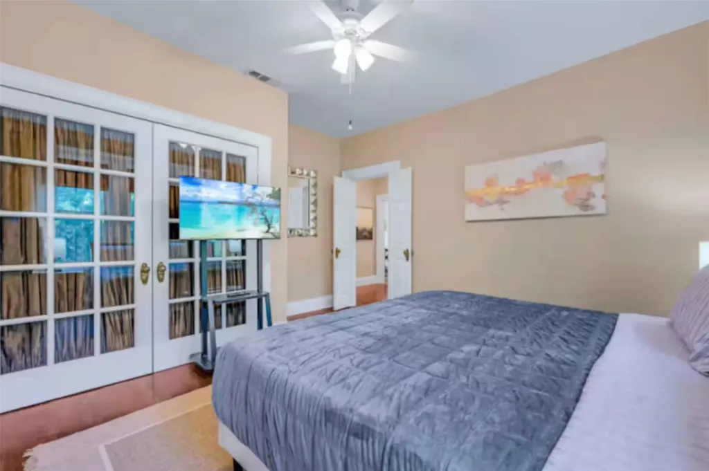 4303 Vandelia Street Dallas TX 75219