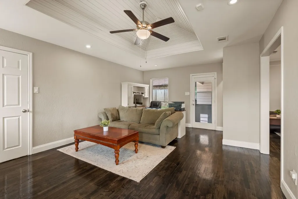 7509 Kingswood Court North Richland Hills TX 76182