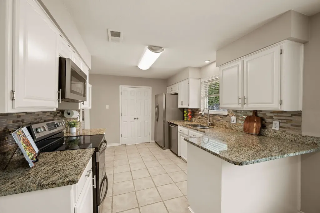 7509 Kingswood Court North Richland Hills TX 76182