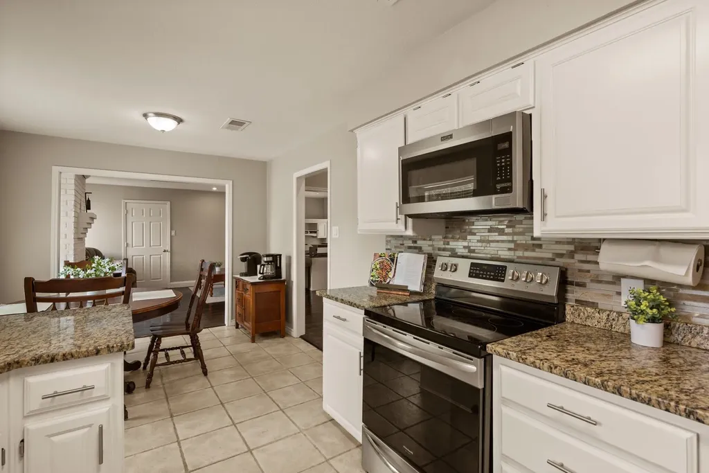 7509 Kingswood Court North Richland Hills TX 76182