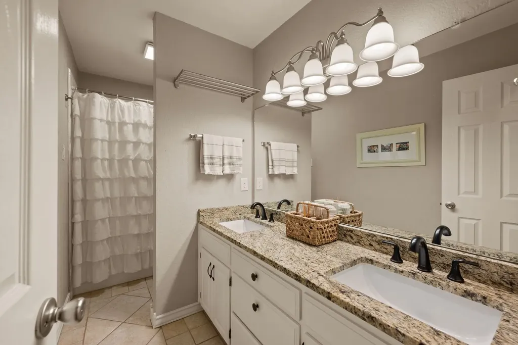 7509 Kingswood Court North Richland Hills TX 76182