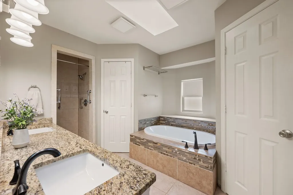 7509 Kingswood Court North Richland Hills TX 76182