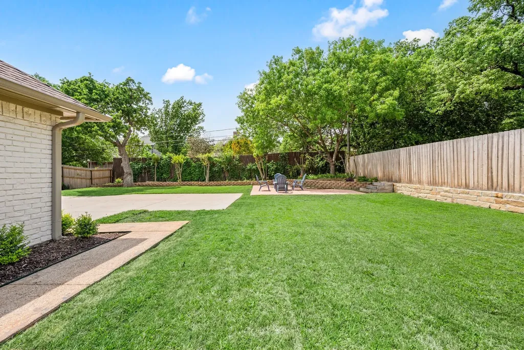 7509 Kingswood Court North Richland Hills TX 76182