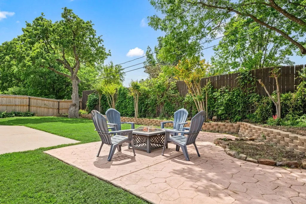 7509 Kingswood Court North Richland Hills TX 76182