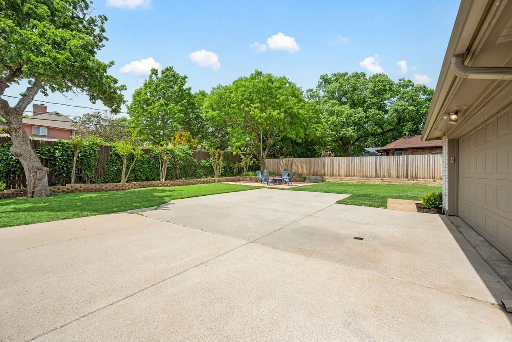 7509 Kingswood Court North Richland Hills TX 76182
