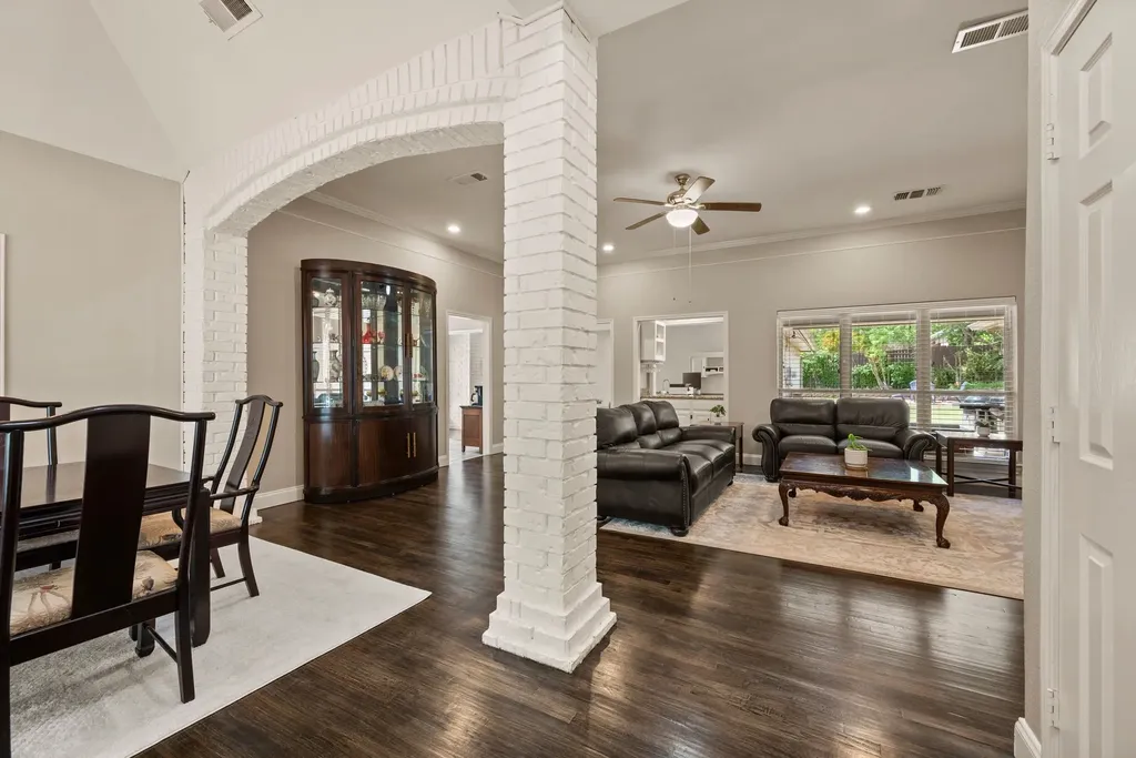 7509 Kingswood Court North Richland Hills TX 76182