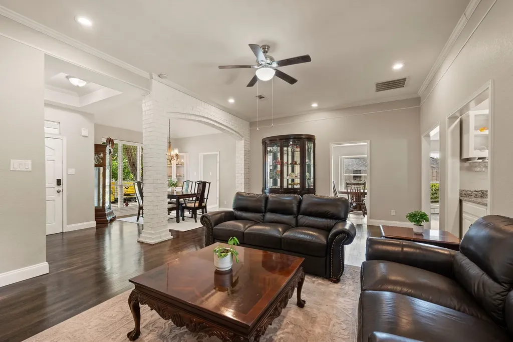 7509 Kingswood Court North Richland Hills TX 76182