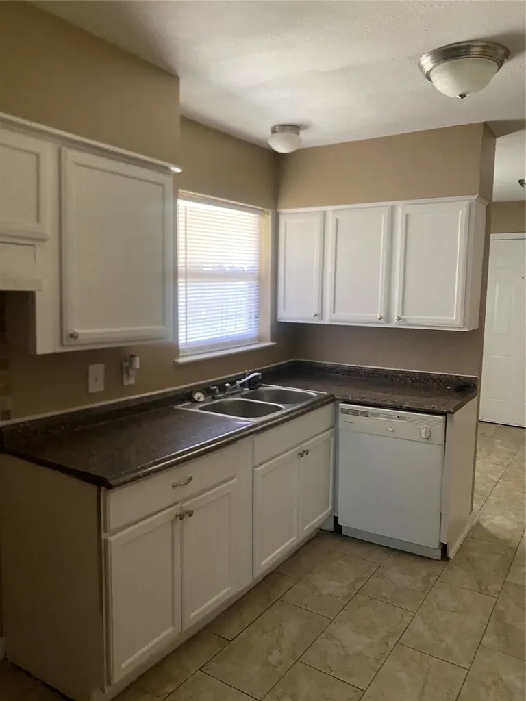 1606 Virginia Street Grand Prairie TX 75051